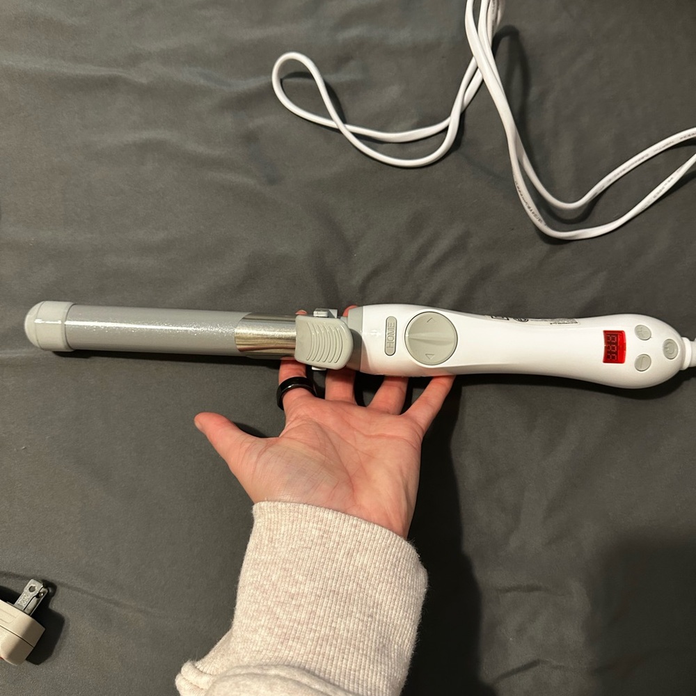 Beachwaver s1 curling iron
